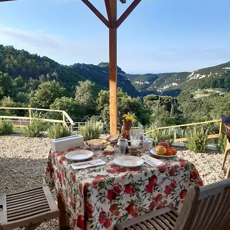 Zenestrin مزرعة للإقامة