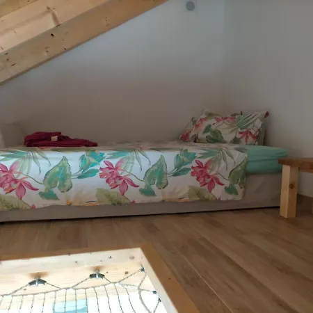 Zenestrin مزرعة للإقامة اوركو فيغلينو