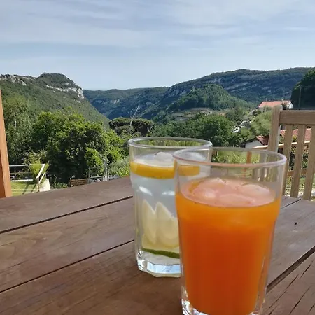 Zenestrin مزرعة للإقامة