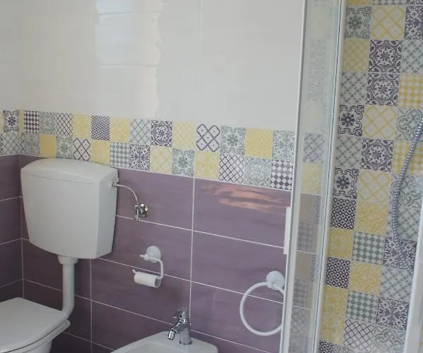 Zenestrin Alloggio per agriturismo *